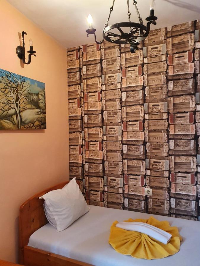 Семеен Хотел Българи Монтана Экстерьер фото